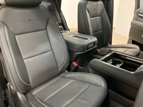 Used 2024 GMC Yukon Denali image 29