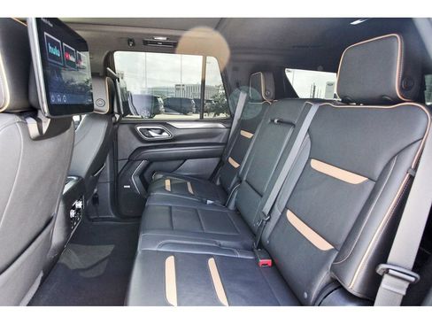 Used 2024 GMC Yukon AT4 w/ AT4 Premium Package AWD/4WD image 12
