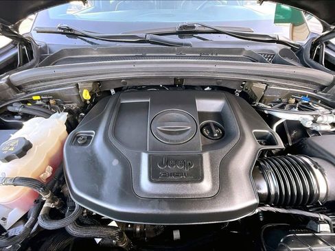 Used 2022 Jeep Grand Cherokee L Overland image 10