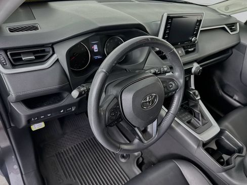 Used 2020 Toyota RAV4 XLE Premium AWD/4WD image 29