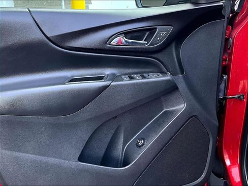 Used 2023 Chevrolet Equinox LT image 9