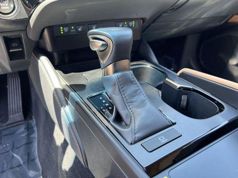 Certified 2025 Lexus ES 350 w/ Premium Package FWD image 18