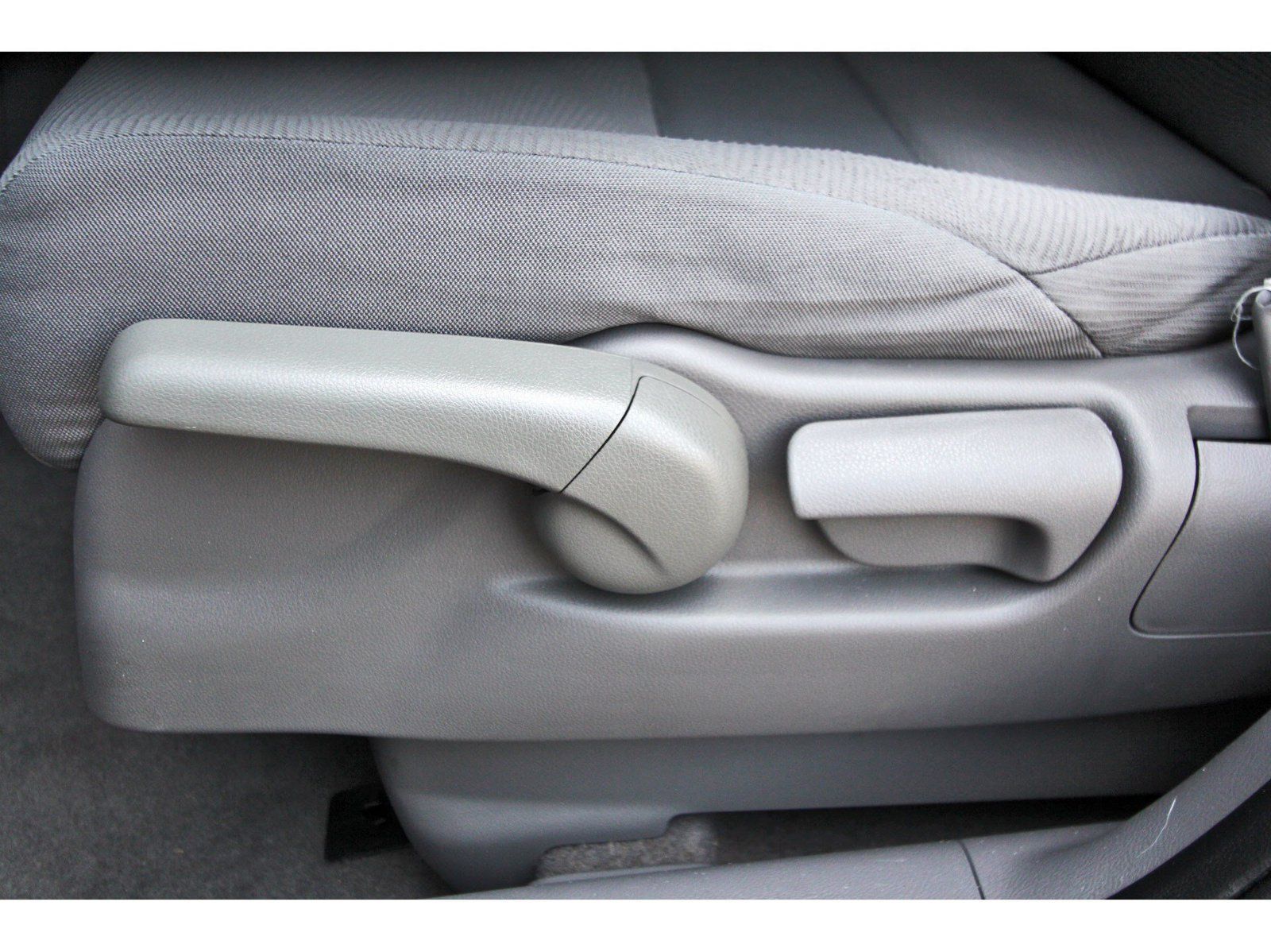 Used 2011 Honda CR-V LX image 28
