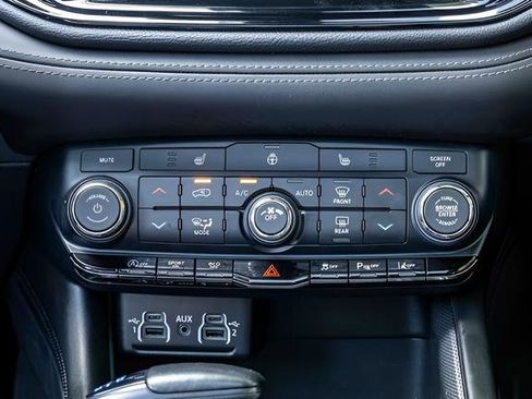 Used 2022 Dodge Durango GT image 12