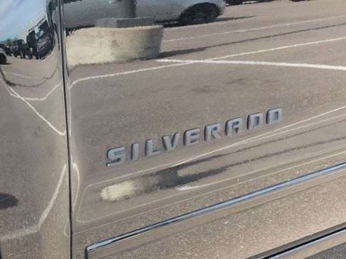 Used 2019 Chevrolet Silverado 1500 LT RWD image 12