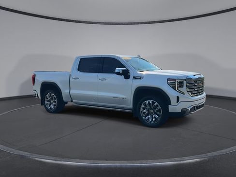 Used 2023 GMC Sierra 1500 Denali w/ Denali Reserve Package AWD/4WD image 2