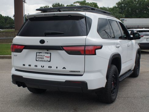 Used 2025 Toyota Sequoia TRD Pro AWD/4WD image 21