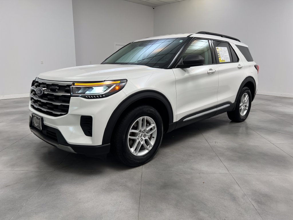 Used 2025 Ford Explorer Active AWD/4WD image 4