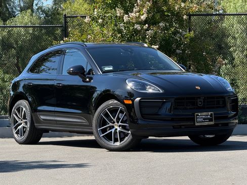 Used 2026 Porsche Macan AWD/4WD image 9