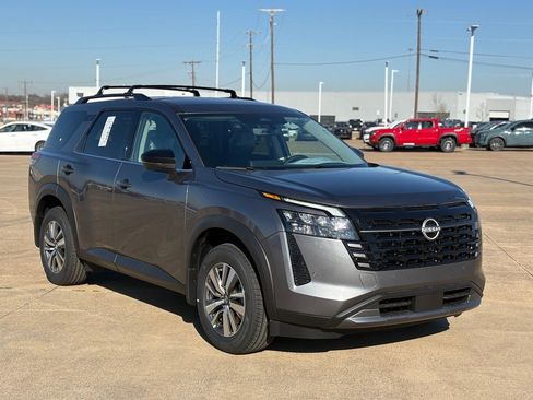 New 2026 Nissan Pathfinder SL image 5