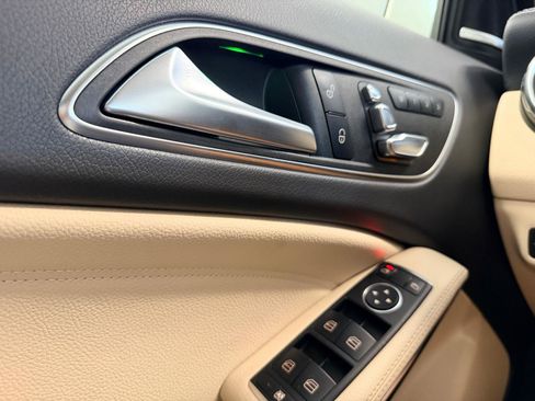 Used 2018 Mercedes-Benz GLA 250 4MATIC image 42