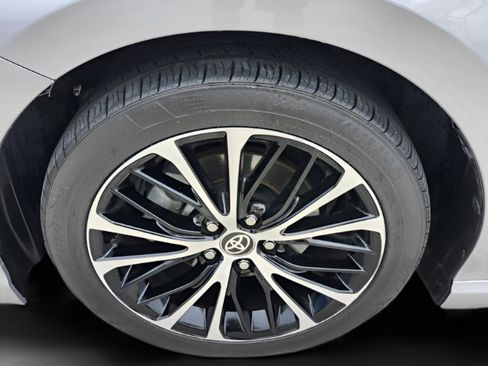 Used 2020 Toyota Camry SE image 41