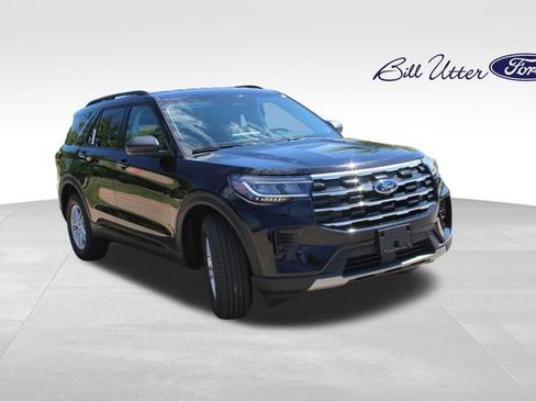 New 2026 Ford Explorer Active image 2