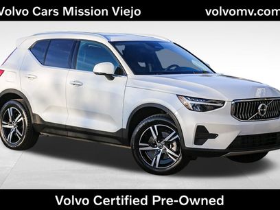 Used 2025 Volvo XC40 B5 Core