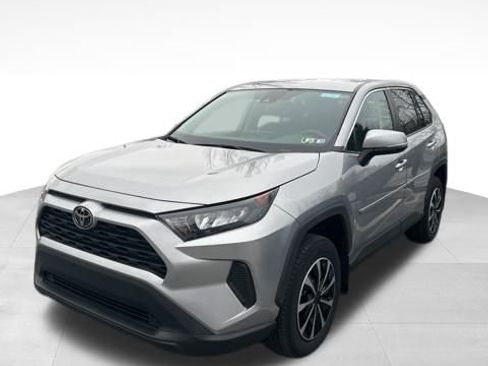 Used 2022 Toyota RAV4 LE image 3