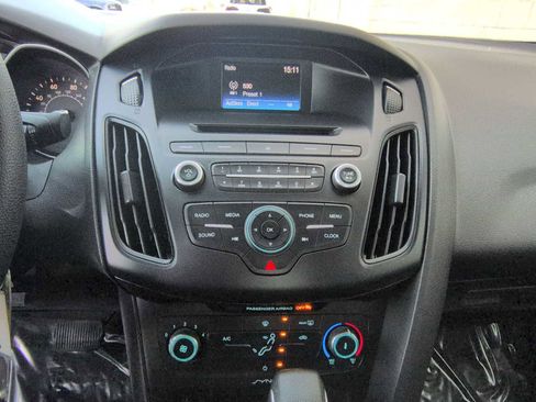 Used 2015 Ford Focus S image 28