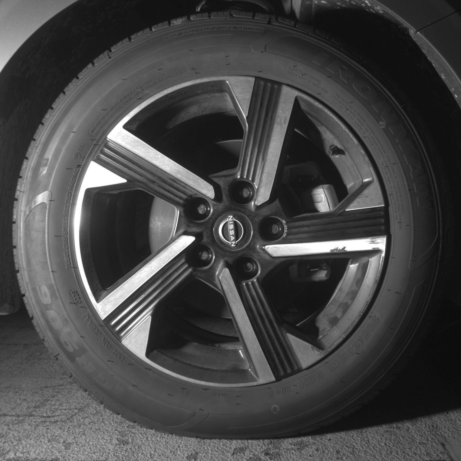 Used 2025 Nissan Sentra SV FWD image 15