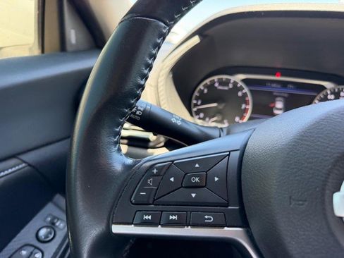 Used 2022 Nissan Sentra SV FWD image 11