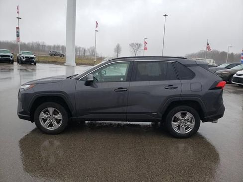 Used 2025 Toyota RAV4 XLE image 9