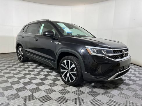 Used 2022 Volkswagen Taos SEL image 6