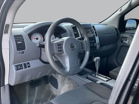 Used 2018 Nissan Frontier SV RWD image 18