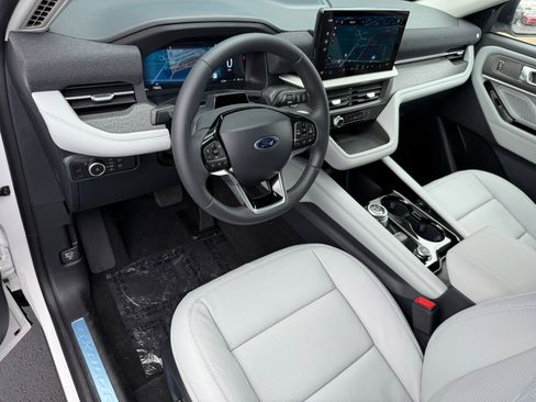 New 2026 Ford Explorer Platinum w/ LUX Leather Package image 13