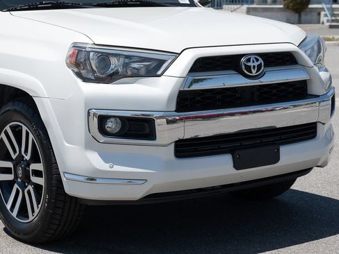 Used 2019 Toyota 4Runner Limited w/ Convenience Package RWD image 9