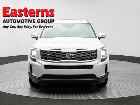 Used 2020 Kia Telluride S w/ S 8 Passenger Seating Package AWD/4WD image 2