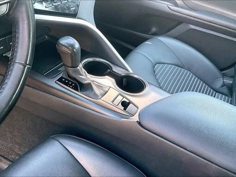 Used 2021 Toyota Camry SE image 17