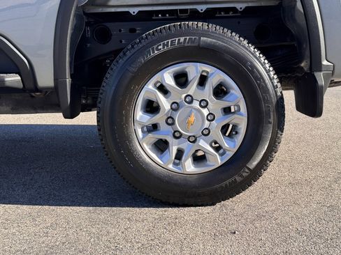 Used 2024 Chevrolet Silverado 2500 LT w/ Convenience Package image 14