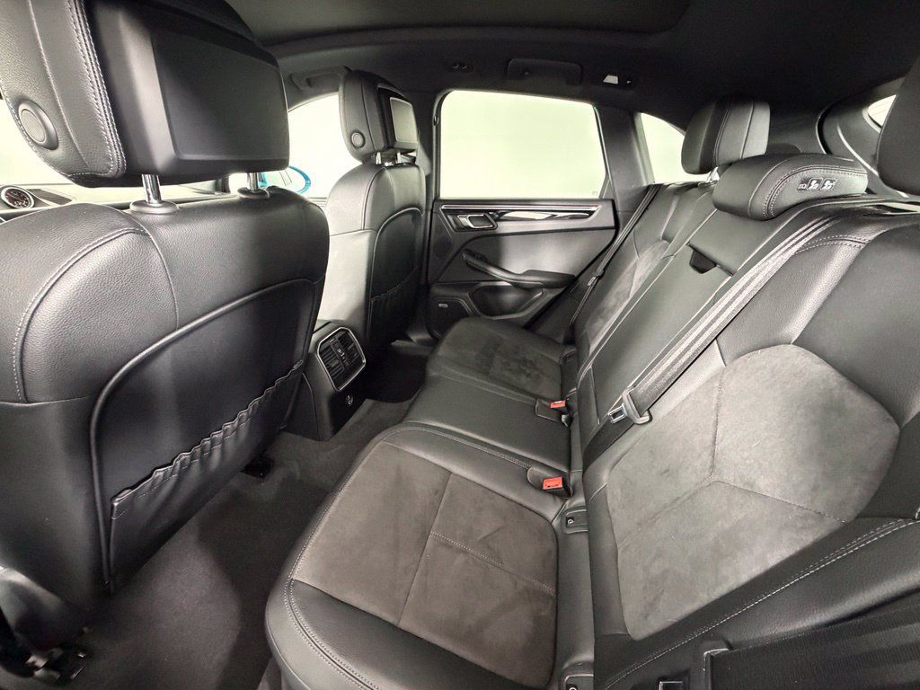 Certified 2021 Porsche Macan S AWD/4WD image 39