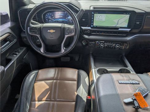 Used 2024 Chevrolet Silverado 2500 High Country w/ Technology Package AWD/4WD image 27