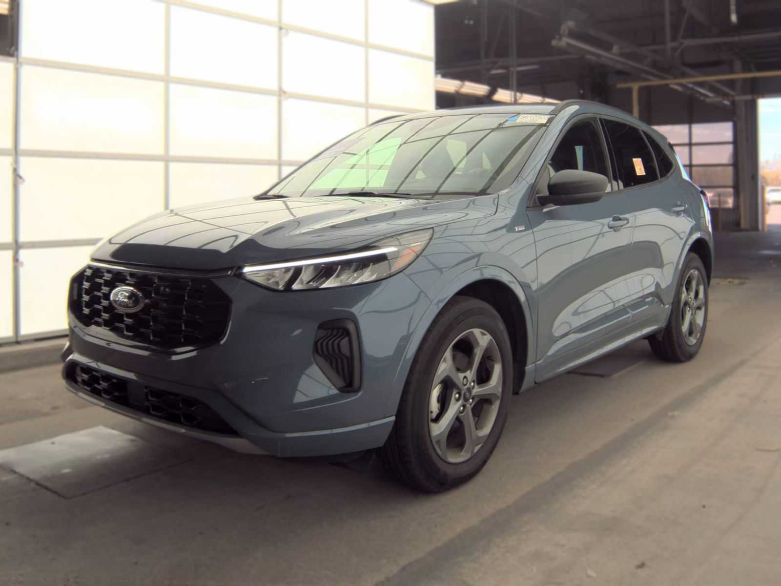 Used 2024 Ford Escape ST-Line w/ Tech Pack #1 AWD/4WD image 2