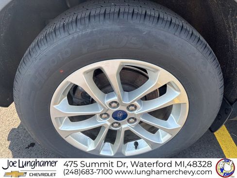 Used 2021 Ford Escape SE w/ Cold Weather Package FWD image 11