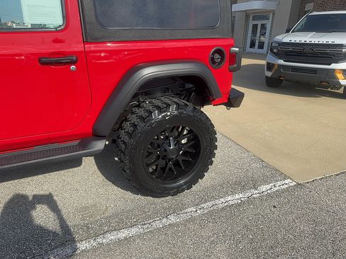 Used 2021 Jeep Wrangler Sport AWD/4WD image 15