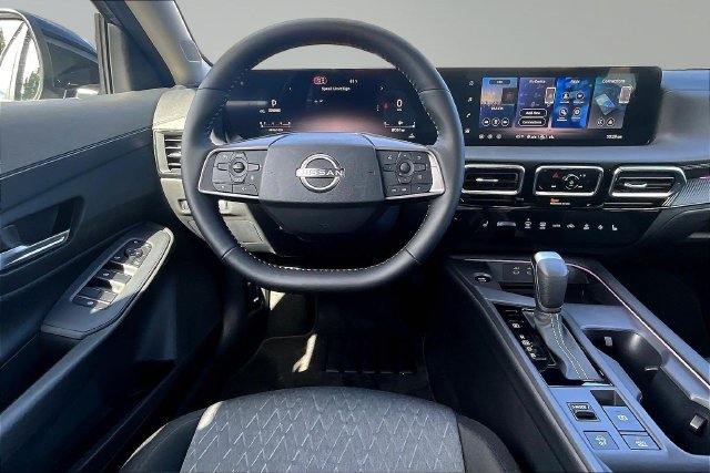 Used 2026 Nissan Sentra SV w/ SV Convenience Package FWD image 8