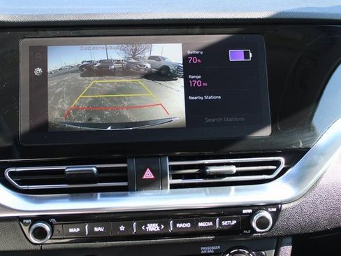 Certified 2022 Kia Niro EX w/ Cold Weather Package image 13