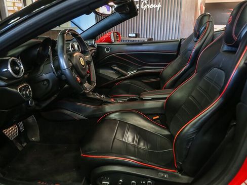 Used 2016 Ferrari California T image 43