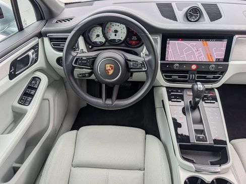 Certified 2024 Porsche Macan AWD/4WD image 19
