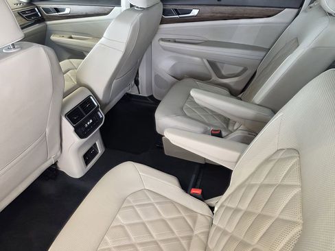 Used 2025 Volkswagen Atlas SEL Premium R-Line image 22