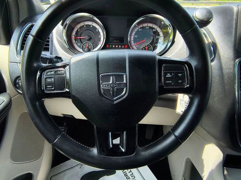 Used 2019 Dodge Grand Caravan SXT image 20