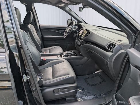 Certified 2022 Honda Pilot Black Edition image 10