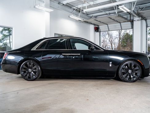 Used 2022 Rolls-Royce Ghost image 5