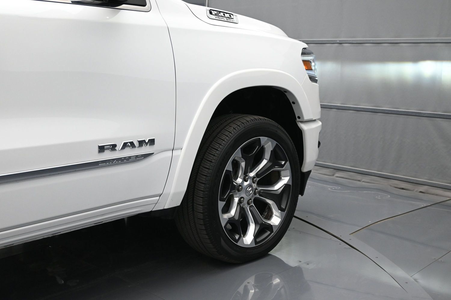 Used 2019 RAM 1500 Limited AWD/4WD image 47