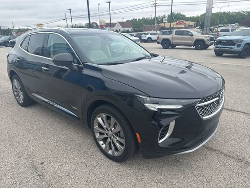 Used 2022 Buick Envision Avenir w/ Technology Package II FWD image 4