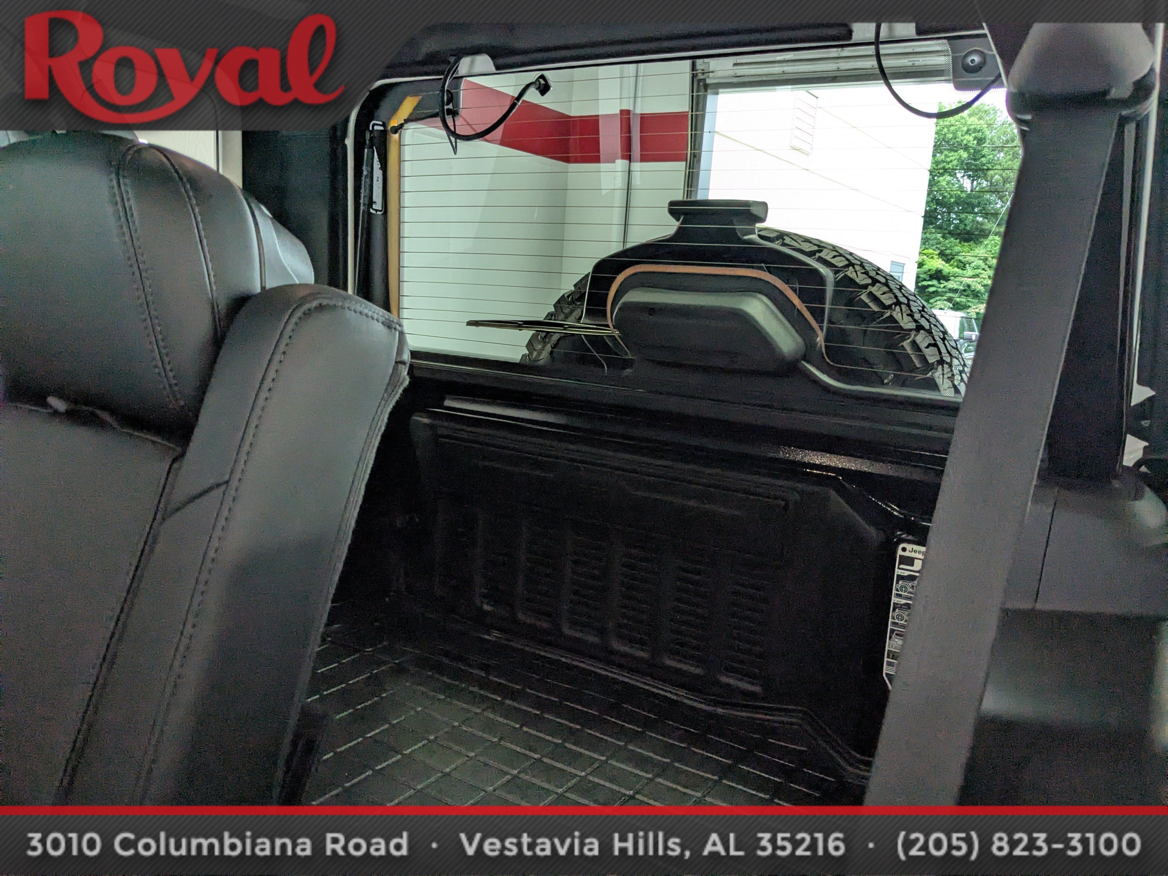 Used 2024 Jeep Wrangler Unlimited Rubicon AWD/4WD image 17