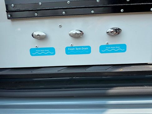 Used 2021 Mercedes-Benz Sprinter 2500 image 31