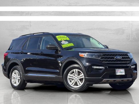 Used 2024 Ford Explorer XLT w/ Equipment Group 202A image 2