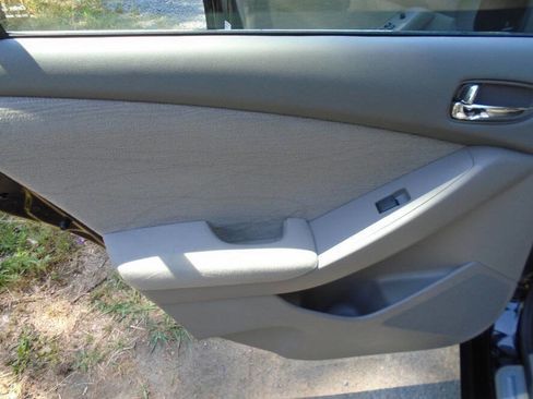 Used 2012 Nissan Altima 2.5 S w/ Convenience Pkg FWD image 18