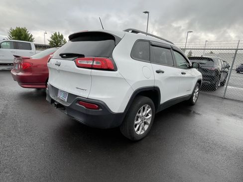 Used 2016 Jeep Cherokee Sport w/ Trailer Tow Group FWD image 5